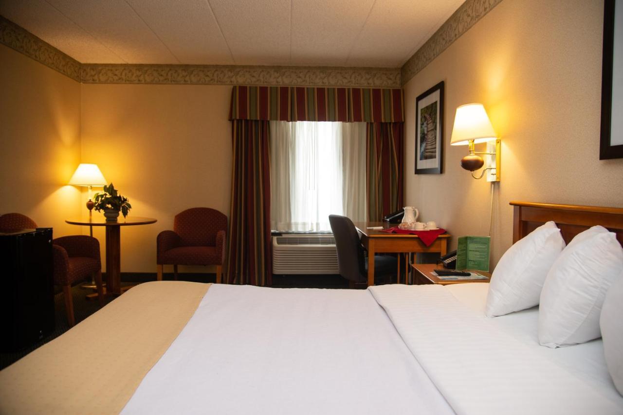 And Conference Center Hotel Fayetteville