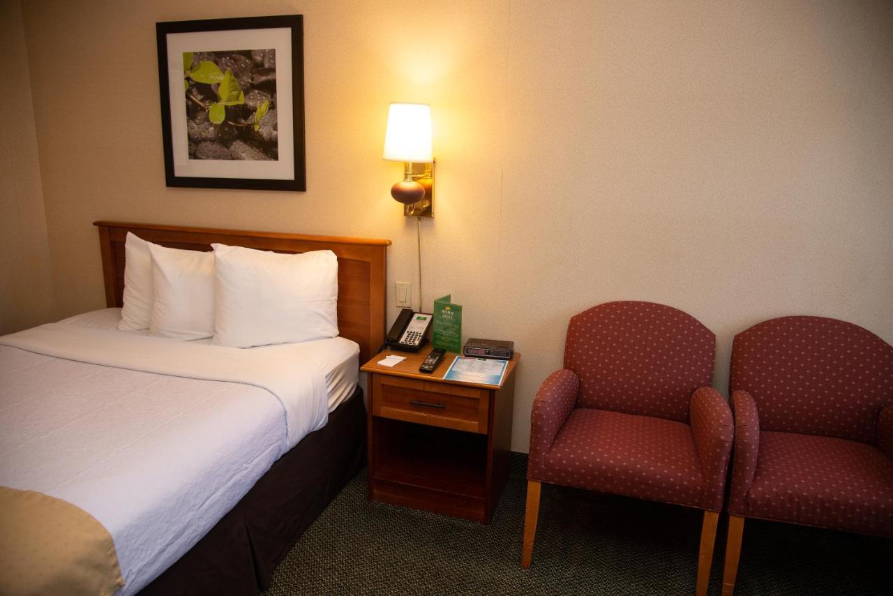 Hotel And Conference Center